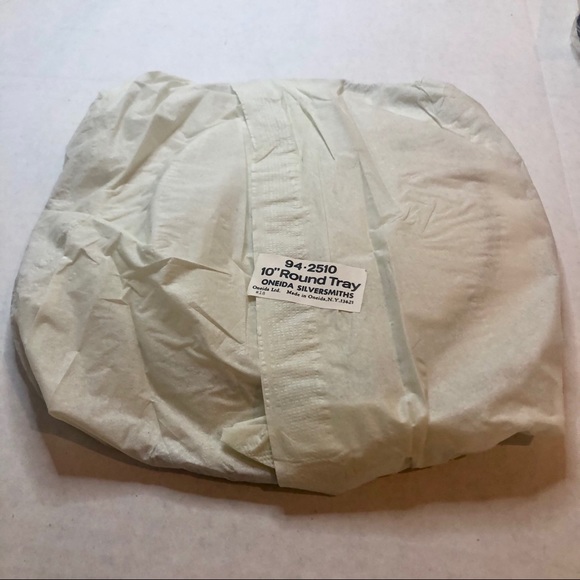 Oneida Silversmiths 10” Round Tray Orange Package - Picture 4 of 4